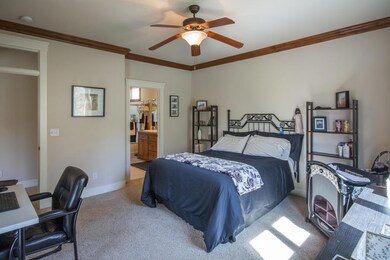 bed1.jpg