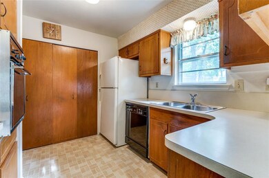 37 Somerset Terrace, Bedford, TX 76022 - photo 7