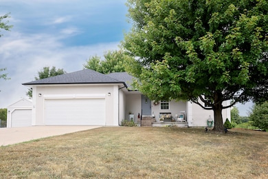 735 Poplar Ct, Marshfield, MO 65706 - photo 2