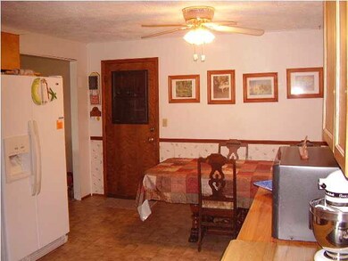 Kitchen/Dining Area Combo View