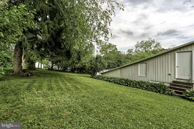 300 N Carlisle St, New Bloomfield, PA 17068 - photo 4