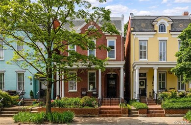 home with neighbors on each side