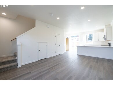 14716 SE Powell Blvd unit A, Portland, OR 97236 - photo 3