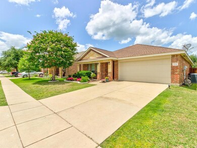 713 Crockett Dr, Lavon, TX 75166 - photo 2