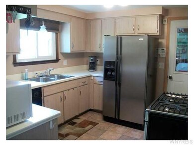 7209 Nickett Dr, North Tonawanda, NY 14120 - photo 6