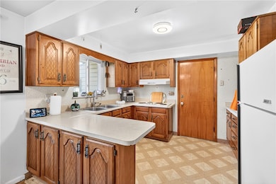 717 Mercer Rd, Beaver Falls, PA 15010 - photo 6