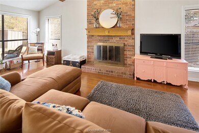 1705 Laura Ln unit CS, College Station, TX 77840 - photo 6