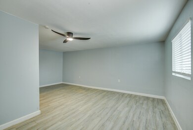 1504 Northwood St unit B, Houston, TX 77009 - photo 6