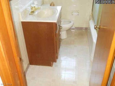 5103 Arch St, Maple Heights, OH 44137 - photo 6