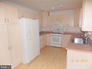 11 Greenbriar Dr, Myerstown, PA 17067 - photo 4