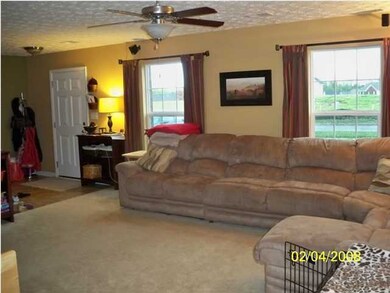 10621 Brookchase Ct, Louisville, KY 40228 - photo 2