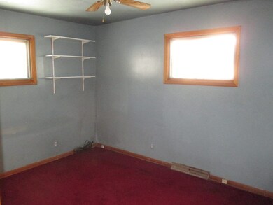 542 N Westlawn Ave, Aurora, IL 60506 - photo 3