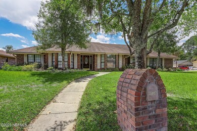 5538 Swamp Fox Rd, Jacksonville, FL 32210 - photo 2