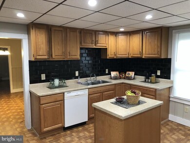 589 W 3rd St, Bloomsburg, PA 17815 - photo 6