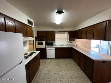 4058 E Clovis Cir, Mesa, AZ 85206 - photo 5