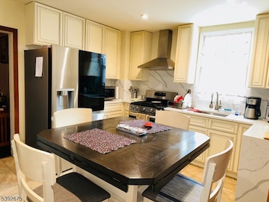 569 Cornell St, Perth Amboy, NJ 08861 - photo 2