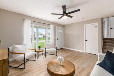 861 Aladdin Ct, Columbus, OH 43207 - photo 4