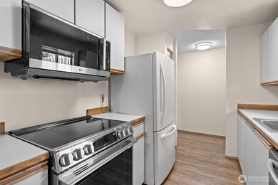 1239 SW 132nd Ln unit 822, Burien, WA 98146 - photo 3