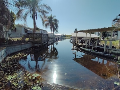 1536 U S 441 unit 14, Okeechobee, FL 34974 - photo 6