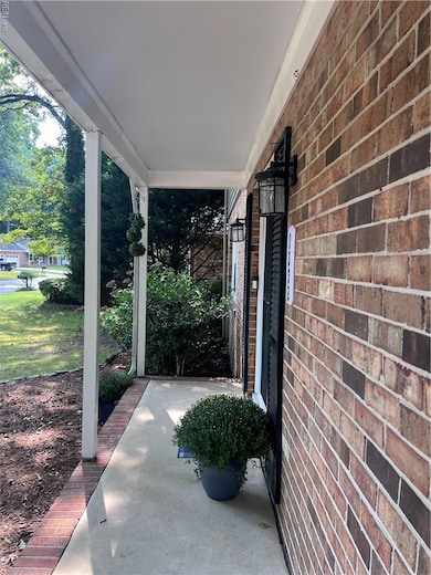 1332 Drexel Cir, Virginia Beach, VA 23464 - photo 4