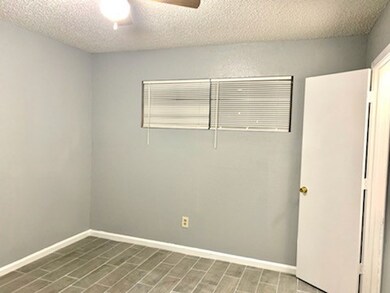 6922 Hirsch Rd unit 6922, Houston, TX 77016 - photo 5