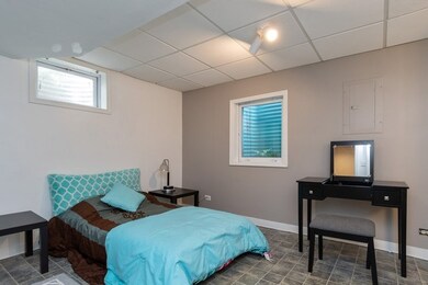 145 Split Oak Rd, Naperville, IL 60565 - photo 3