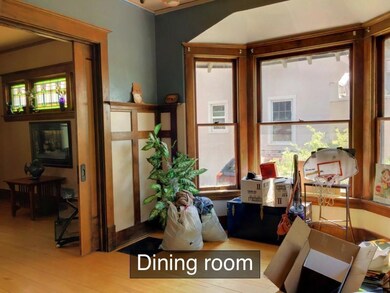 Dining<|><|>