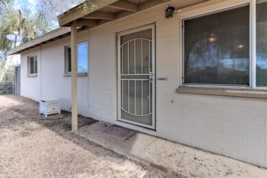 305 N Dewey St-7
