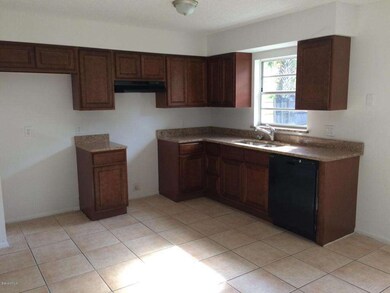 Spacious Bright Kitchen