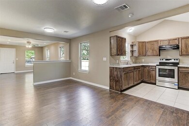 1301 Norham St, Houston, TX 77022 - photo 4