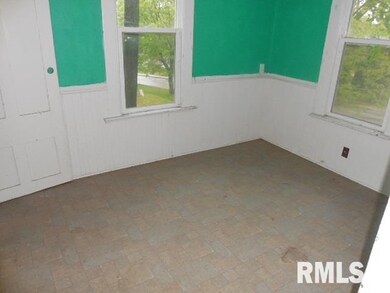 1127 N Ripley St, Davenport, IA 52803 - photo 5