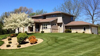 5708 Niagara Ct, Fitchburg, WI 53575 - photo 3