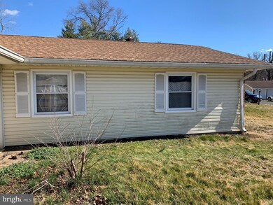 10 Thornhill Ct, Willingboro, NJ 08046 - photo 2