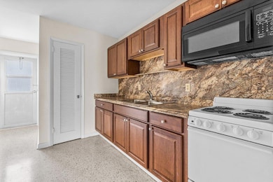 751 Hummingbird Way unit 6, North Palm Beach, FL 33408 - photo 3