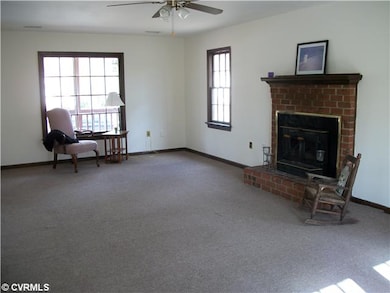 Den/Family/Great Room - Large great room with Fire