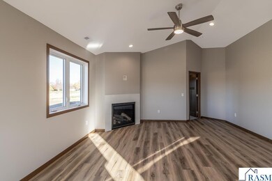 649 Luiken St unit 2, Lake Crystal, MN 56055 - photo 6