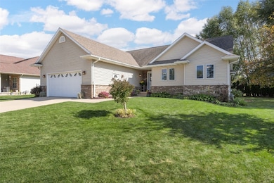 149 Country Club Ct, Anamosa, IA 52205 - photo 3
