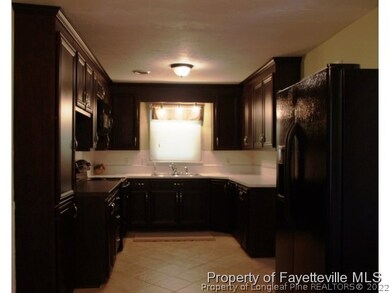 302 Decatur Dr, Fayetteville, NC 28303 - photo 4