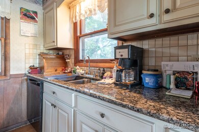 7161 McCords Ave SE-21