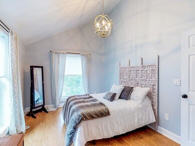 2 large windows, vaulted ceiling, lovely light