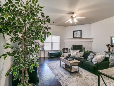 2113 NE 7th St, Moore, OK 73160 - photo 7