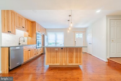 11553 Pine Cone Ct, Reston, VA 20191 - photo 6