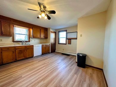 33 Elwood Ave unit B, Manchester, NH 03103 - photo 4