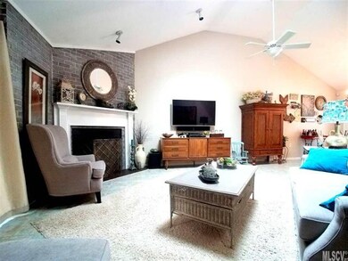 850 8th St NE unit G, Hickory, NC 28601 - photo 2