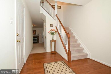 2420 Clover Field Cir, Herndon, VA 20171 - photo 2