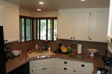 29803 Circle r Creek Ln, Escondido, CA 92026 - photo 6