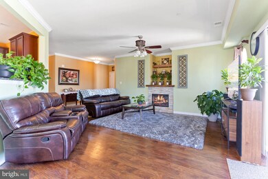 9724 Holmes Place unit 405, Manassas Park, VA 20111 - photo 4