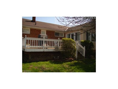 great deck off 4 season room.