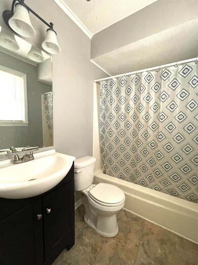 MASTER BEDROOM FULL BATHROOM