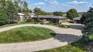 1650 W 28th St N, Newton, IA 50208 - photo 2